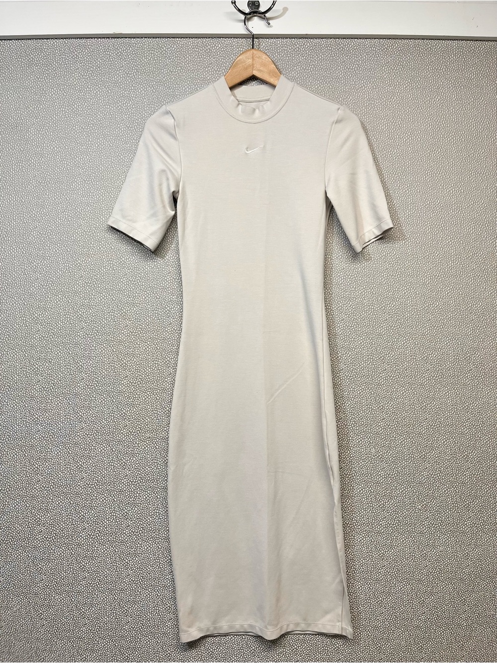 XS Nike Women's Cream/Oatmeal Short-Sleeve Midi Bodycon Dress